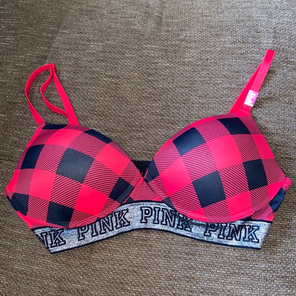 VS PINK Wear Everywhere Wireless Push-Up